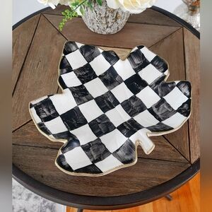 New! Beautiful black& white leaf plate or trinket tray!